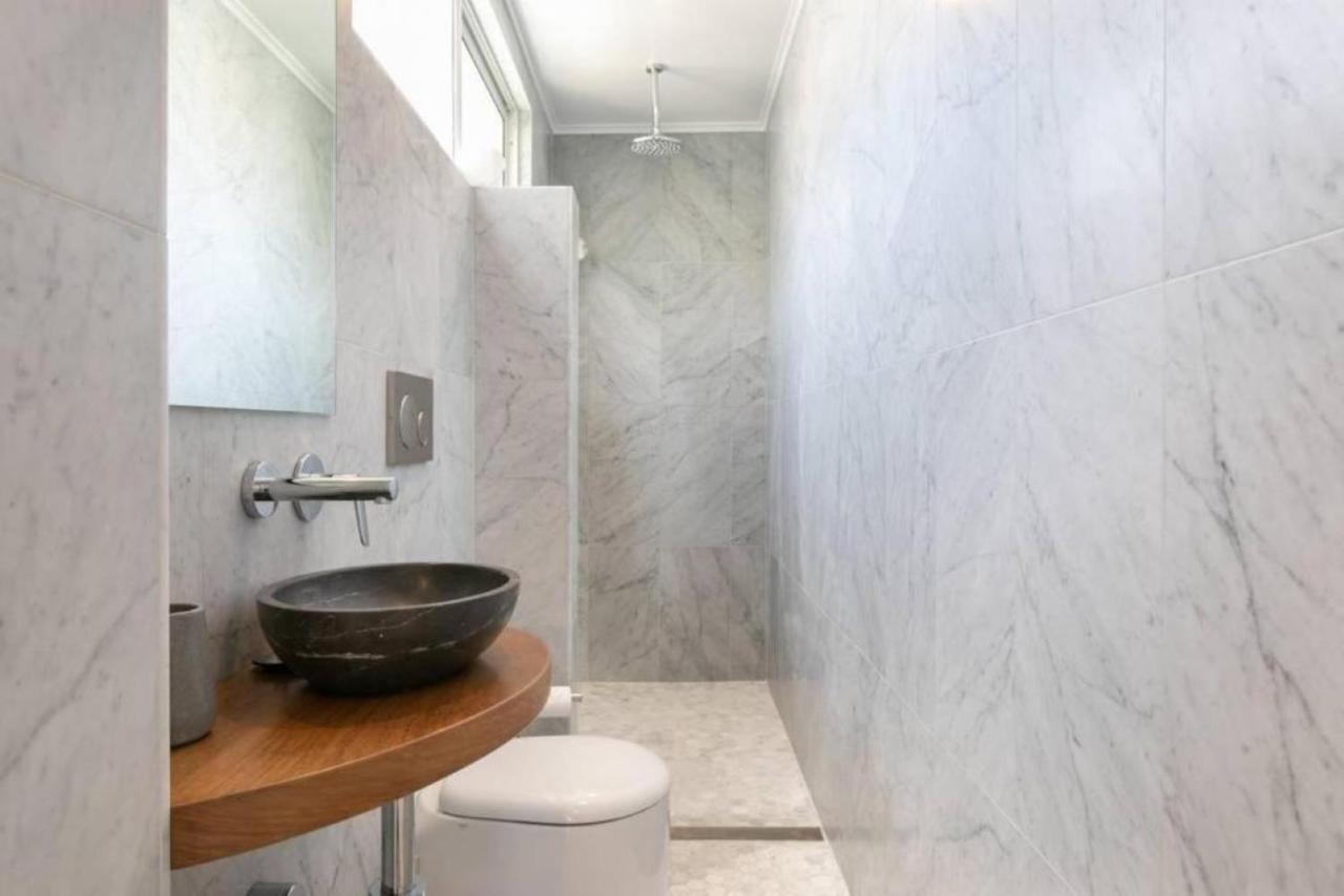 Upscale Cliffside Studio With Ocean Views North Bondi Σίδνεϊ Εξωτερικό φωτογραφία