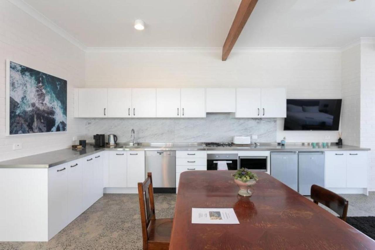 Upscale Cliffside Studio With Ocean Views North Bondi Σίδνεϊ Εξωτερικό φωτογραφία