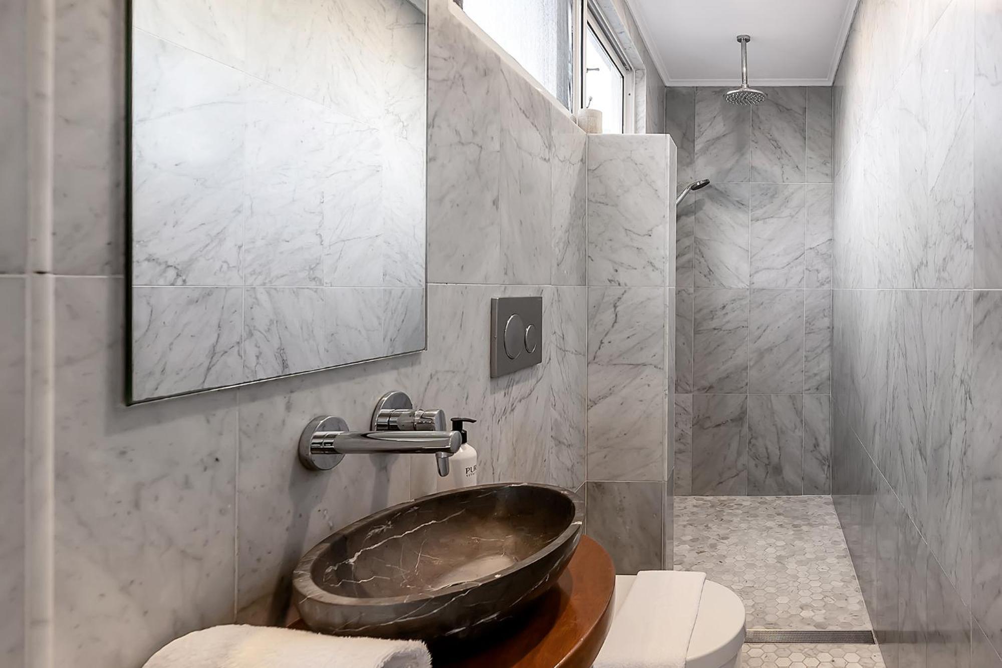 Upscale Cliffside Studio With Ocean Views North Bondi Σίδνεϊ Εξωτερικό φωτογραφία